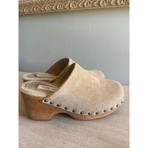 Shoes - Steve Madden women’s Boho cottage core style clogs